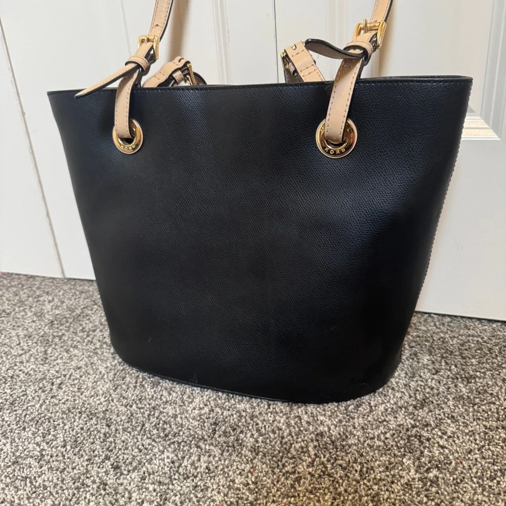 Michael Kors Jet Set Travel Black Shoulder Leather Bag